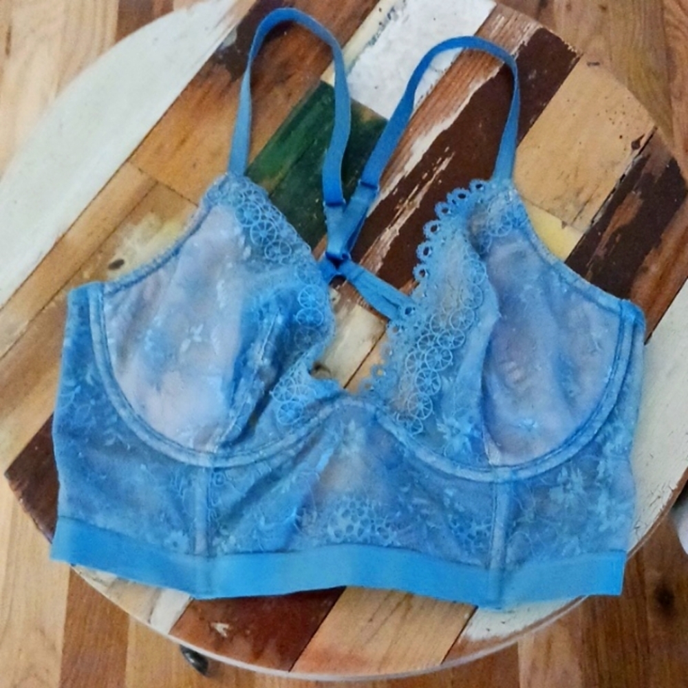 GREAT CONDITION VICTORIA SECRET VERY SEXY PLUNGE UNLINED LACE BRA SZ 32D